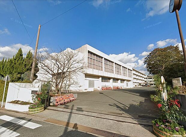 筑紫野市立筑紫野中学校（約1,000m）