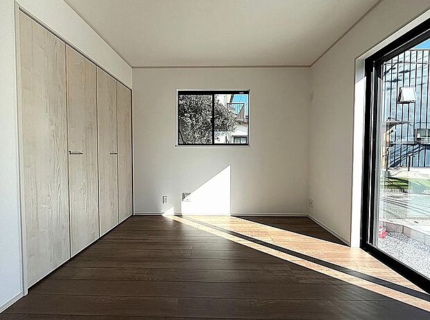 【【B号棟】洋室】リビングとつなげて使うこともできる1階洋室!