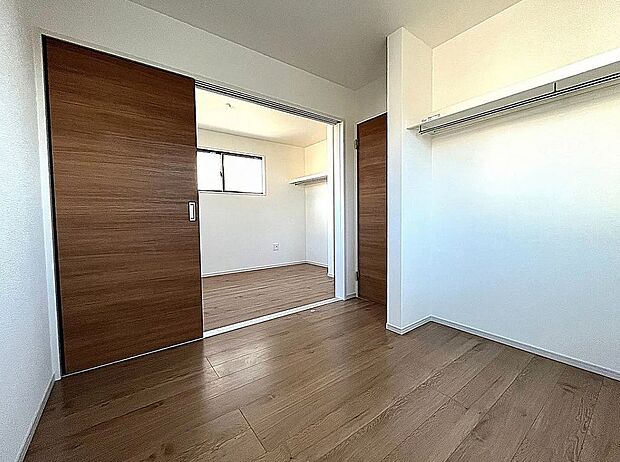 【【2号棟】洋室】2部屋を大きな1部屋としても使えて間取り変更可能!