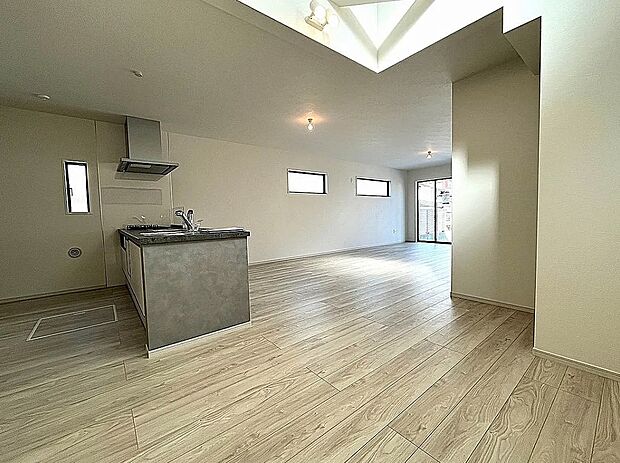 【リビング】家族の会話が弾むカウンターキッチン!