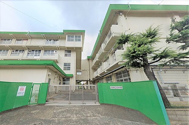 北九州市立足原小学校(約600m)