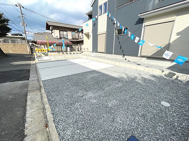 【駐車場】並列駐車で車の出し入れ楽々♪