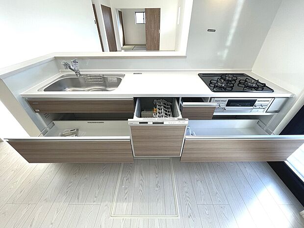 【キッチン】収納豊富なシステムキッチン！食器洗浄乾燥機付き♪