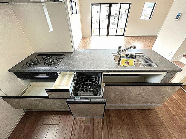 【【2号棟】キッチン】収納豊富なシステムキッチン！