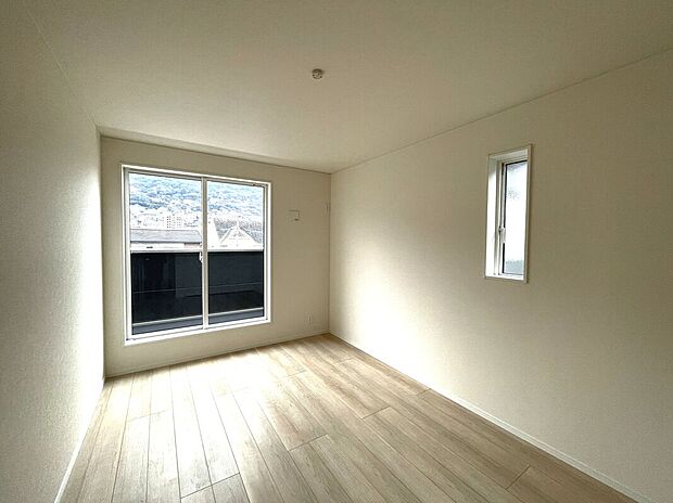 【【1号棟】洋室】全居室2面採光の明るい設計♪