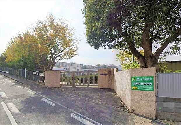 北九州市立大谷中学校(約602m)