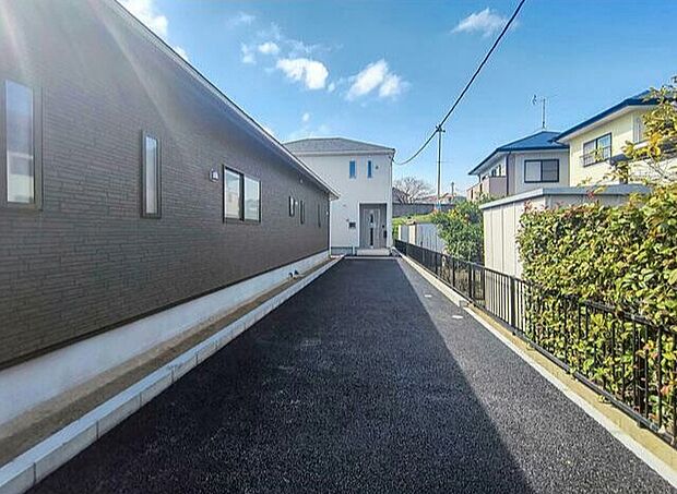 【【1号棟】駐車場】駐車縦列4台可!