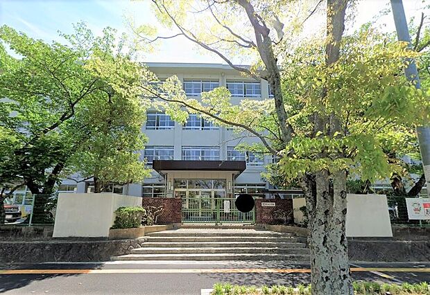 福岡市立長住小学校（約600m）