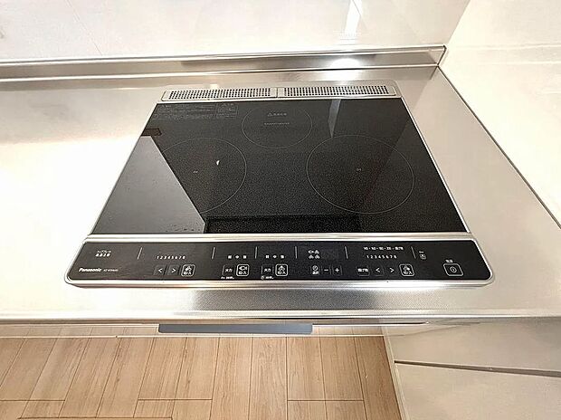 【【1号棟】キッチン】お掃除楽々、安心安全のIHクッキングヒーター♪