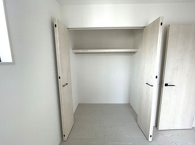 【クローゼット】全居室収納付き!