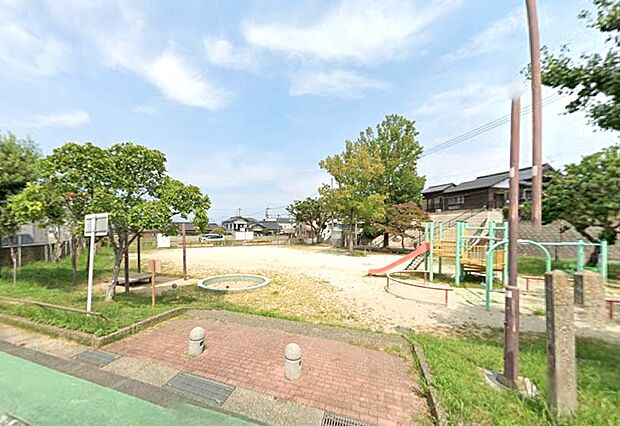 原町公園(若松)（約320m）