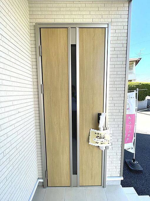 【2号棟】玄関ポーチ