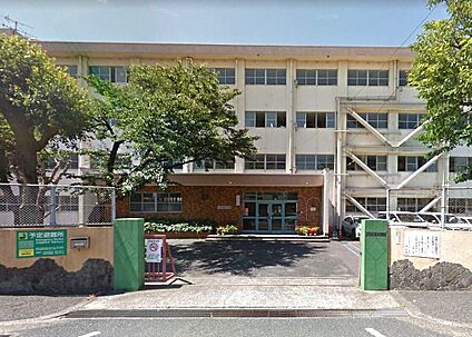 北九州市立足立小学校 220ｍ(徒歩3分)