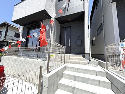 【1号棟】玄関ポーチ
