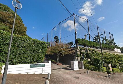 福岡市立松崎中学校 730ｍ(徒歩10分)