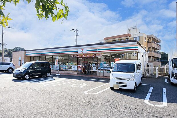 セブンイレブン八幡上ノ原店（約400m）