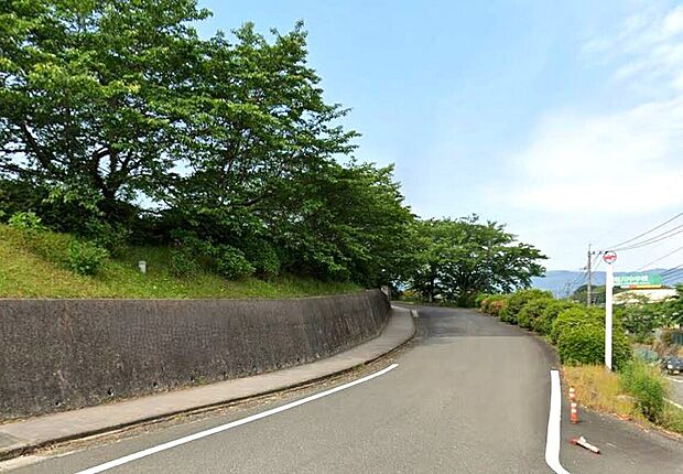 桂川町立桂川中学校(約1,800m)