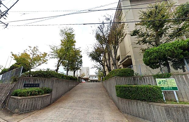 大野城市立御陵中学校（約738m）