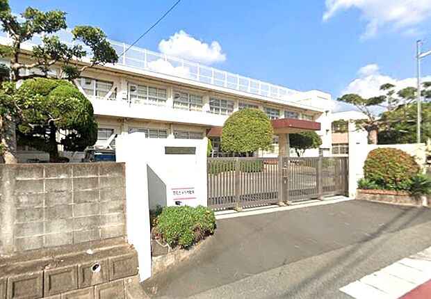 粕屋町立仲原小学校（約1,000m）