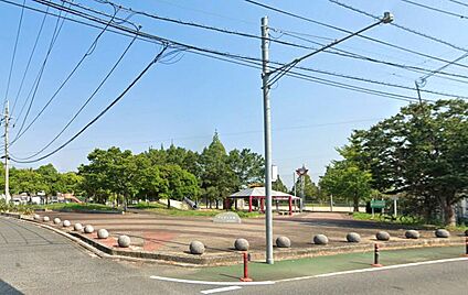 徳吉中央公園 350ｍ(徒歩5分)