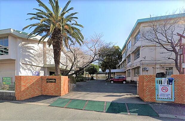 北九州市立沖田中学校(約500m)