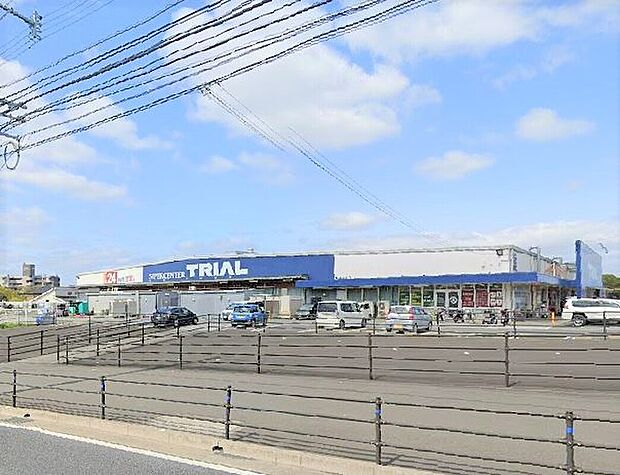 スーパーセンタートライアル上津役店(約800m)