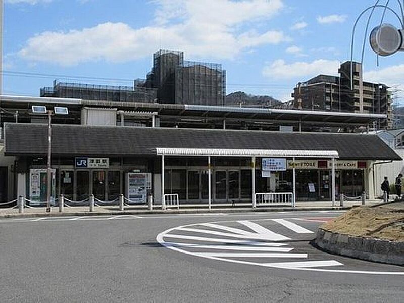 JR片町線「津田」駅：徒歩22分（1700ｍ）