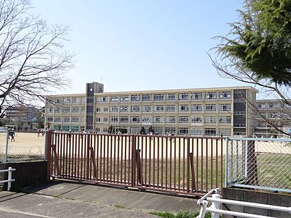 氷丘南小学校 1300ｍ(徒歩17分)