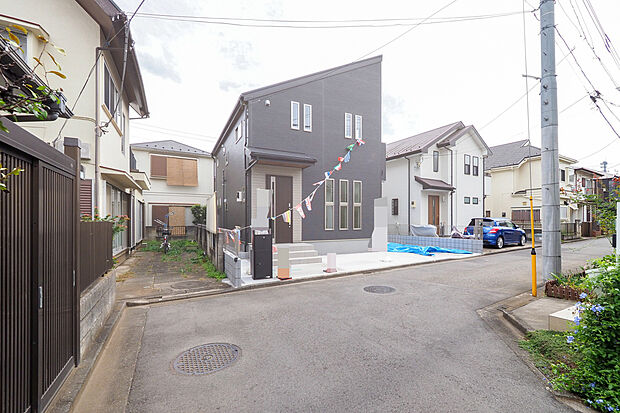 車通りが少ない閑静な住宅地に誕生した新築戸建てをご紹介