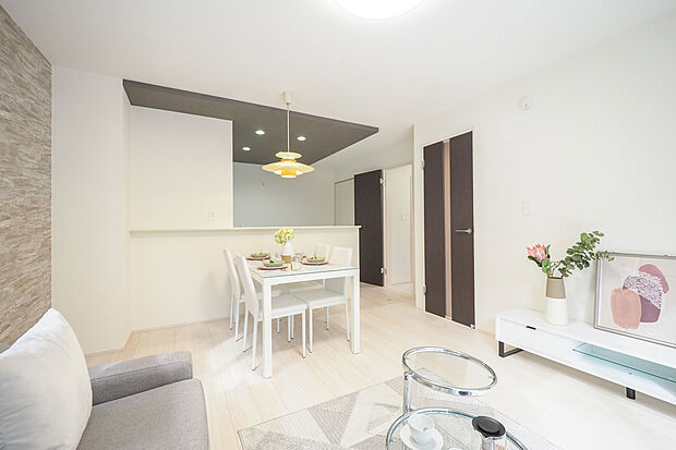 ＬＤＫ／ご家族団らんの空間が広がるLDKは約14.12帖のちょうどいい広さ