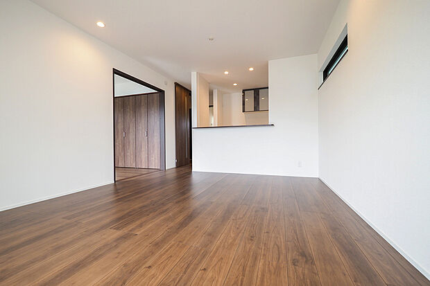 【LDK】ＬＤＫ／ご家族団らんの空間が広がるLDKは約15.5帖のちょうどいい広さです。