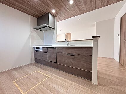 【D棟 キッチン】