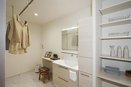 【C棟　洗面室】