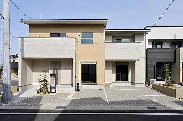 【【B-5棟 外観】】外壁が周囲の街並みに映えるお洒落な仕上がり!いつまでも飽きの来ない、シンプルでスタイリッシュな外観です。