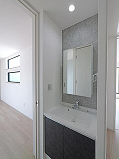 【F棟　2階洗面台】