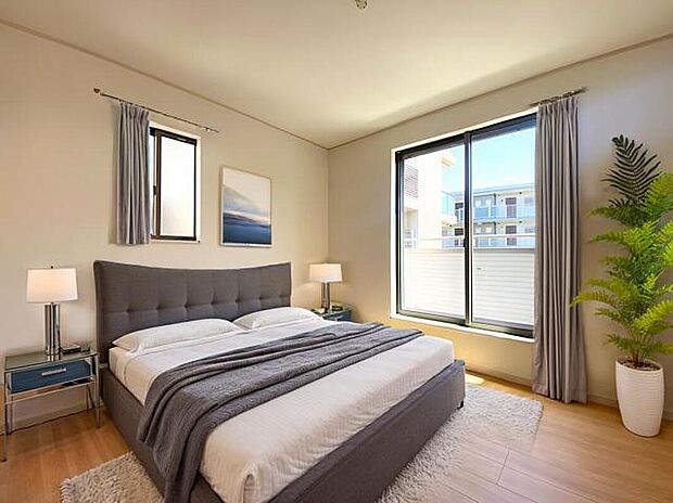 【寝室】ゆったりとした安らげる主寝室。リラックスできる空間で1日の疲れを癒してください。