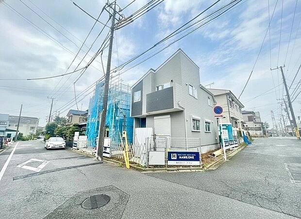 【現地前面道路】ゆったりとした前面道路で、離合や駐車もしやすいですね♪