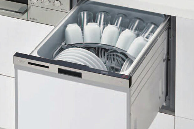 【【食器洗浄乾燥機】】食事の後片付けをサポートしてくれるビルトインタイプの食器洗い乾燥機が標準装備。家事の時間短縮になるだけでなく、手洗いに比べて大幅に節水できる省エネタイプを採用しています。