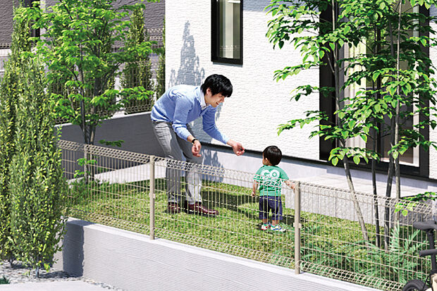 【【庭空間】】子ども達の遊び場やテーブルセットを置いてお家カフェ、ガーデニングなど様々な楽しみ方ができる魅力的な庭空間です。