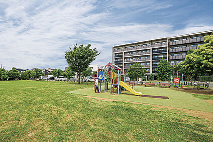 谷津奏の杜公園（現地より徒歩14分） 約1080m