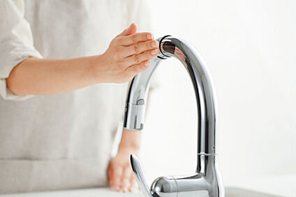 【タッチレス蛇口一体型浄水器】
