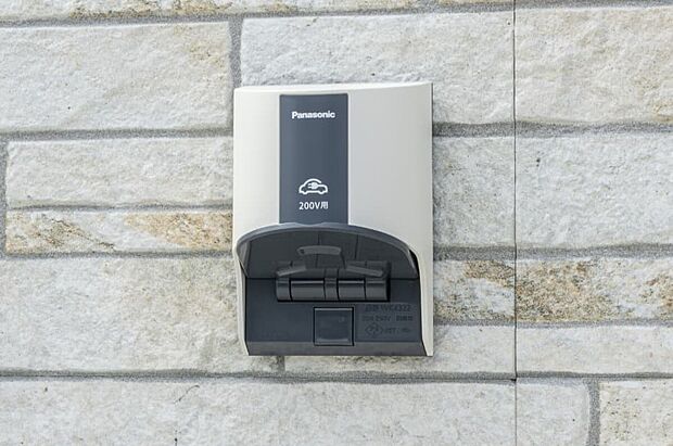 【EV充電コンセント】これからの時代に備えたEV充電用コンセントを標準装備。次世代のカーライフにもスムーズに対応します。