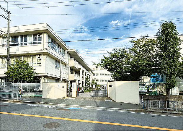 池田市立秦野小学校(約790m)