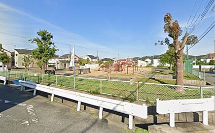 高町公園 289ｍ(徒歩4分)