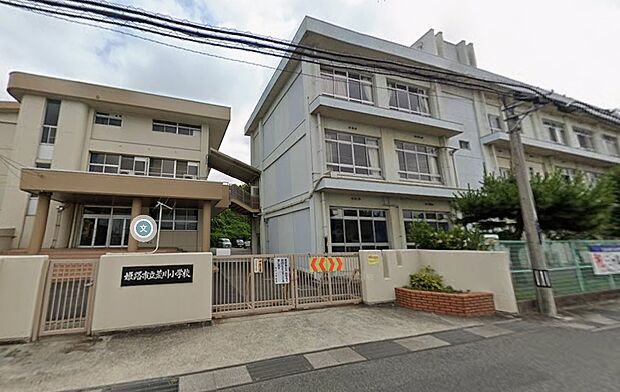 荒川小学校(約1,850m)