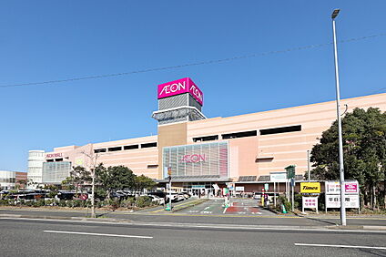 イオンモール福岡伊都 4500ｍ(車で10分)