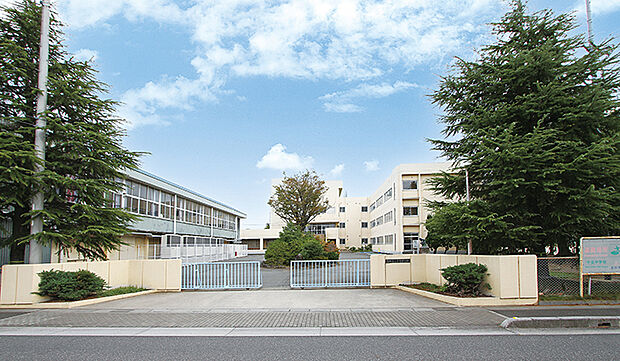 中央中学校(約360m)