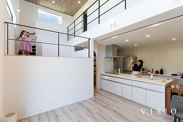 【■スキップフロア】スキップフロアが常に明るい家族のつながりを生むLDK