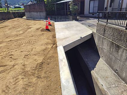 ■現地写真（敷地進入口）