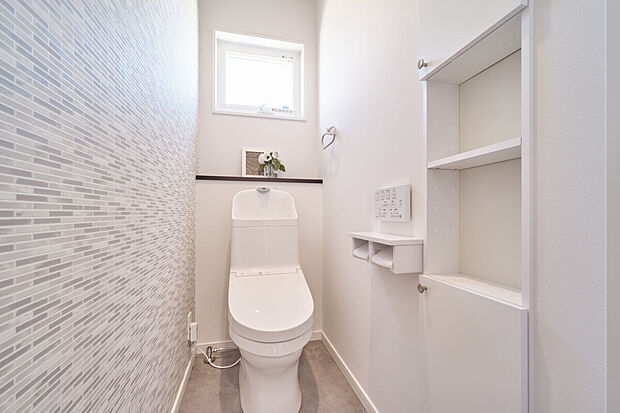 【当社施工例】トイレはTOTO製かLIXIL製からお選びいただけます。